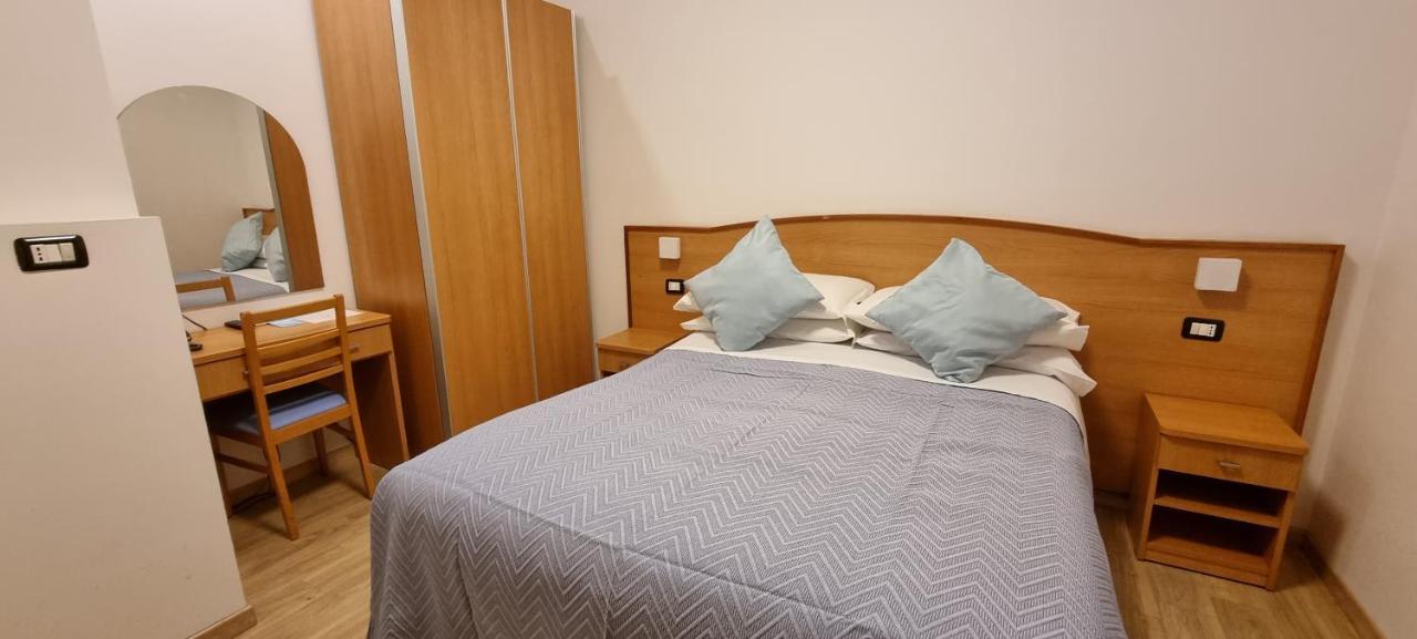 Hotel Mare Blu -- Boutique ピネート エクステリア 写真