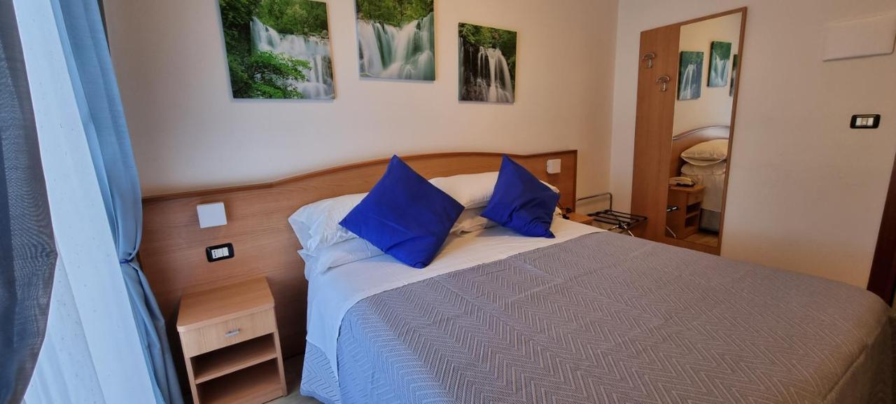 Hotel Mare Blu -- Boutique ピネート エクステリア 写真