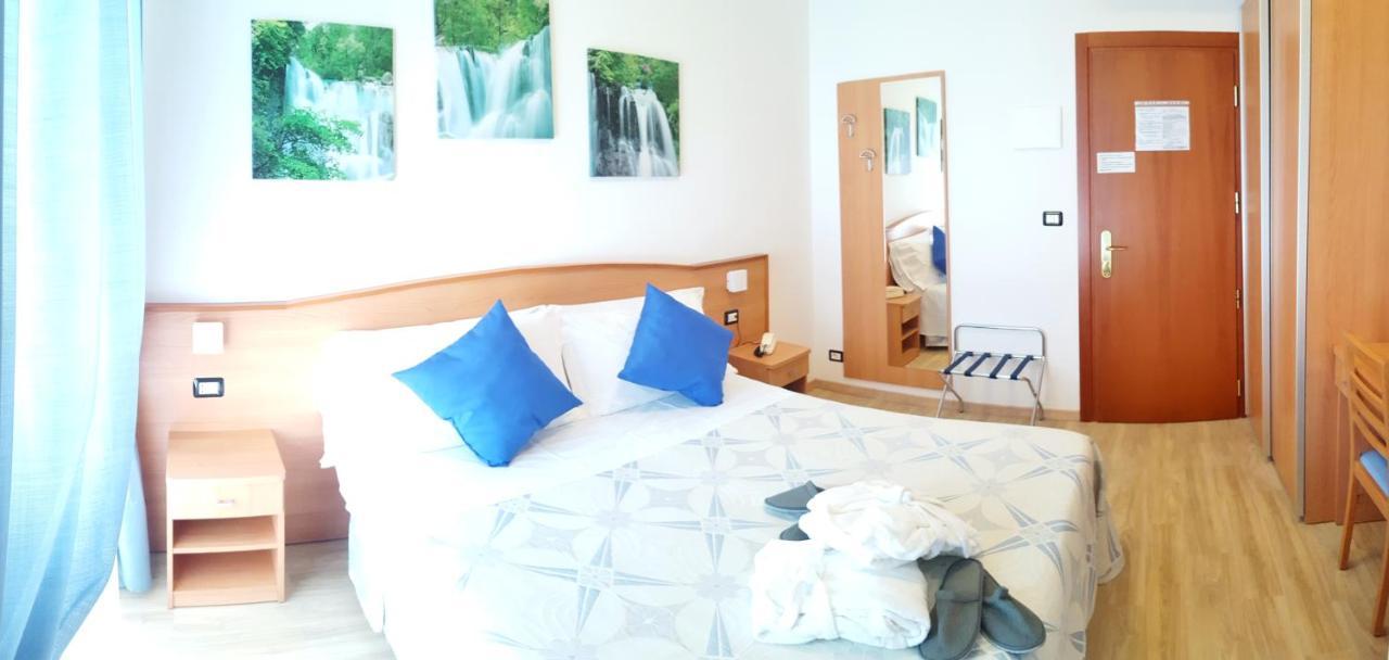 Hotel Mare Blu -- Boutique ピネート エクステリア 写真