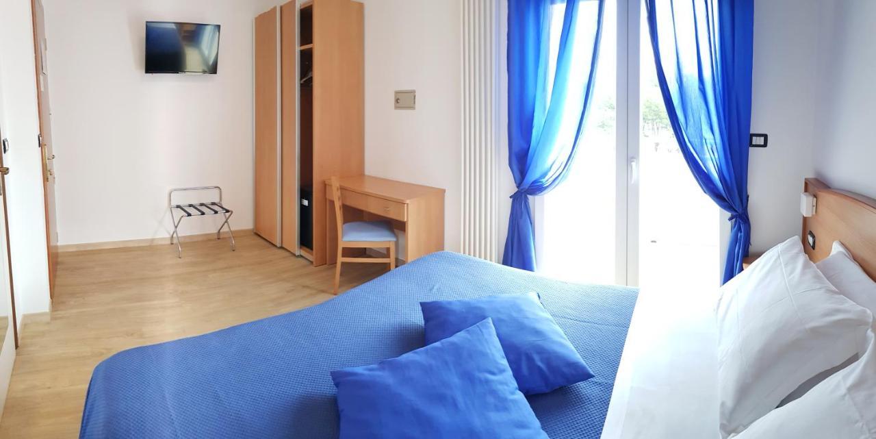 Hotel Mare Blu -- Boutique ピネート エクステリア 写真